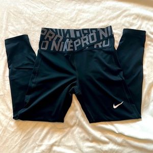 Nike Pro Women’s Leggings